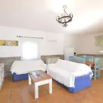 Будинок відпочинку Casa Samuel Con Piscina Comunitaria Y Porche